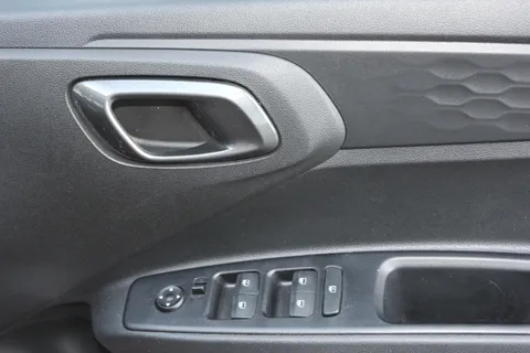 DH73HLE Hyundai i10 1.2 Advance 5dr Thumbnail #17