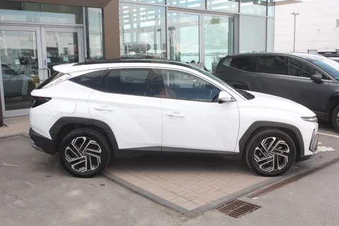 EF25ZKJ Hyundai Tucson 1.6T Plug-in Hybrid Ultimate 5dr Auto Thumbnail #3