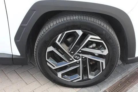 EF25ZKJ Hyundai Tucson 1.6T Plug-in Hybrid Ultimate 5dr Auto Thumbnail #6