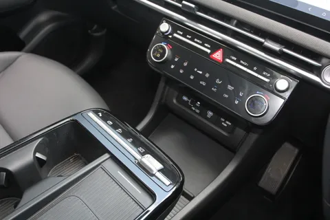 EF25ZKJ Hyundai Tucson 1.6T Plug-in Hybrid Ultimate 5dr Auto Thumbnail #29