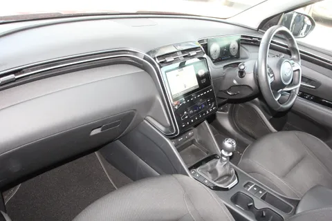 EK22VTE Hyundai Tucson 1.6 TGDi Premium 5dr 2WD Thumbnail #8