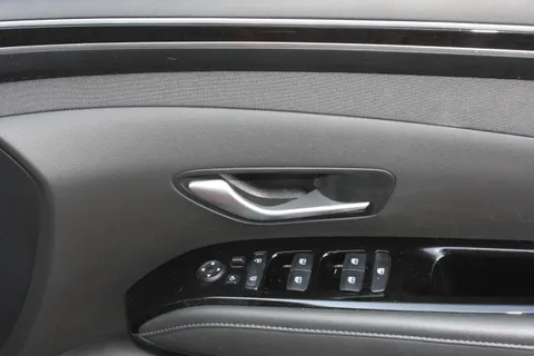 EK22VTE Hyundai Tucson 1.6 TGDi Premium 5dr 2WD Thumbnail #15