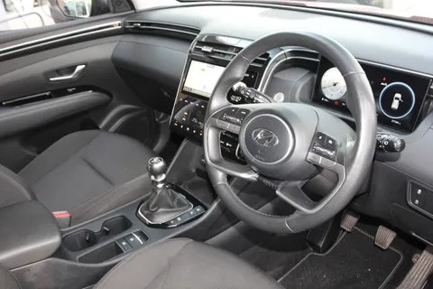 EK22VTE Hyundai Tucson 1.6 TGDi Premium 5dr 2WD Thumbnail #16