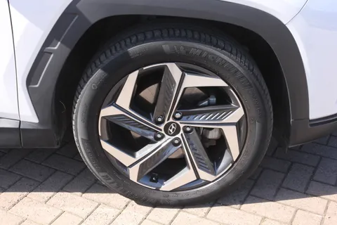 HN23ATF Hyundai Tucson 1.6 TGDi Plug-in Hybrid Ultimate 5dr 4WD Auto Thumbnail #6