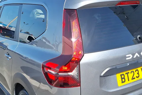 BT23VFR Dacia Jogger 1.6 HEV Extreme SE 5dr Auto Thumbnail #30