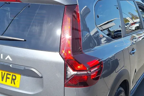 BT23VFR Dacia Jogger 1.6 HEV Extreme SE 5dr Auto Thumbnail #32