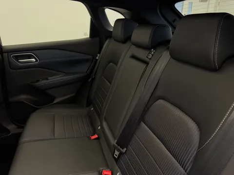 YP22FZY Nissan Qashqai 1.3 DiG-T MH 158 Tekna 5dr Xtronic Thumbnail #13