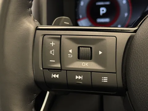 YP22FZY Nissan Qashqai 1.3 DiG-T MH 158 Tekna 5dr Xtronic Thumbnail #24