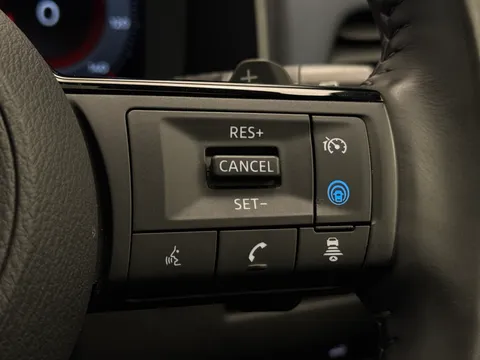 YP22FZY Nissan Qashqai 1.3 DiG-T MH 158 Tekna 5dr Xtronic Thumbnail #25