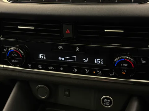 YP22FZY Nissan Qashqai 1.3 DiG-T MH 158 Tekna 5dr Xtronic Thumbnail #29