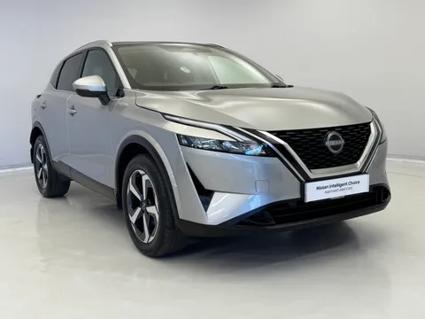 OW72BBZ Nissan Qashqai 1.3 DiG-T MH N-Connecta [Glass Roof] 5dr Thumbnail #2