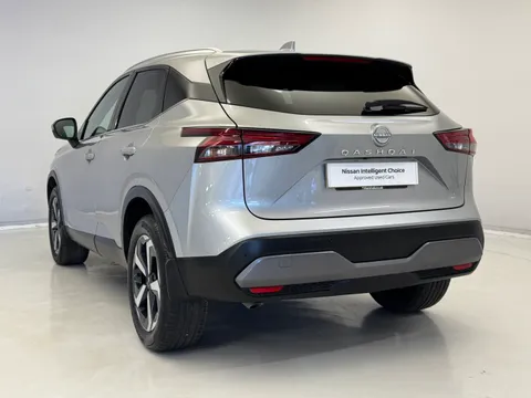 OW72BBZ Nissan Qashqai 1.3 DiG-T MH N-Connecta [Glass Roof] 5dr Thumbnail #9