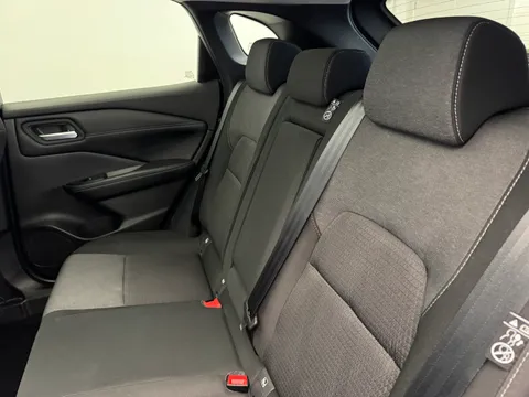 OW72BBZ Nissan Qashqai 1.3 DiG-T MH N-Connecta [Glass Roof] 5dr Thumbnail #13