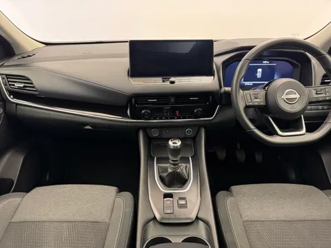 OW72BBZ Nissan Qashqai 1.3 DiG-T MH N-Connecta [Glass Roof] 5dr Thumbnail #3