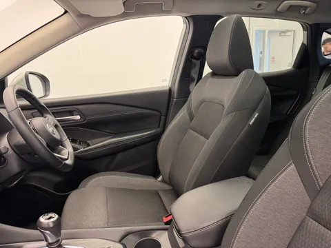 OW72BBZ Nissan Qashqai 1.3 DiG-T MH N-Connecta [Glass Roof] 5dr Thumbnail #15