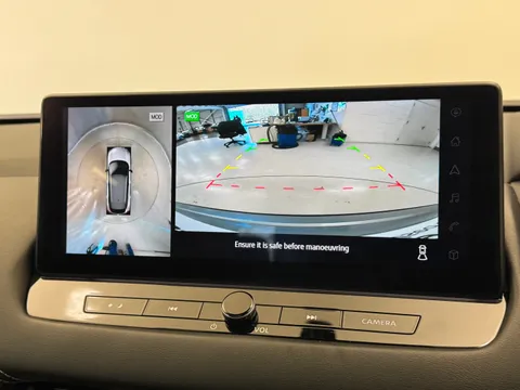 OW72BBZ Nissan Qashqai 1.3 DiG-T MH N-Connecta [Glass Roof] 5dr Thumbnail #26