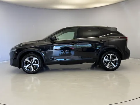 DY24LTO Nissan Qashqai 1.3 DiG-T MH N-Connecta [Glass Roof] 5dr Thumbnail #6