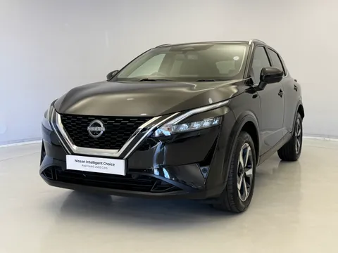 DY24LTO Nissan Qashqai 1.3 DiG-T MH N-Connecta [Glass Roof] 5dr Thumbnail #5