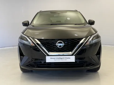 DY24LTO Nissan Qashqai 1.3 DiG-T MH N-Connecta [Glass Roof] 5dr Thumbnail #4