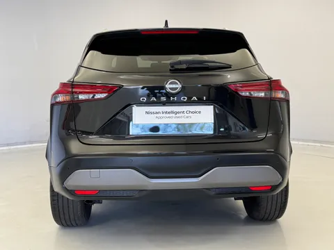 DY24LTO Nissan Qashqai 1.3 DiG-T MH N-Connecta [Glass Roof] 5dr Thumbnail #8