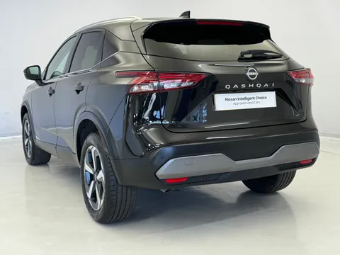 DY24LTO Nissan Qashqai 1.3 DiG-T MH N-Connecta [Glass Roof] 5dr Thumbnail #9