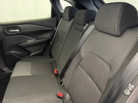 DY24LTO Nissan Qashqai 1.3 DiG-T MH N-Connecta [Glass Roof] 5dr Thumbnail #12