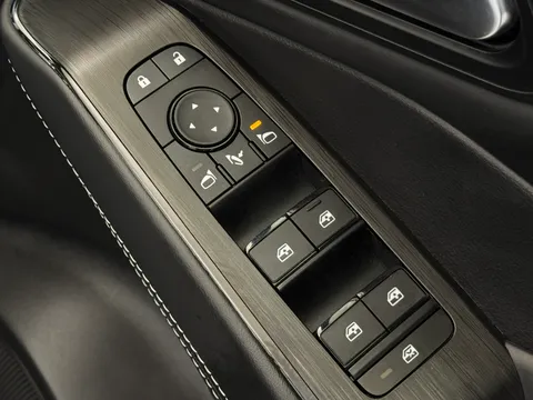 DY24LTO Nissan Qashqai 1.3 DiG-T MH N-Connecta [Glass Roof] 5dr Thumbnail #20