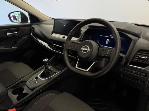 DY24LTO Nissan Qashqai 1.3 DiG-T MH N-Connecta [Glass Roof] 5dr Thumbnail #21