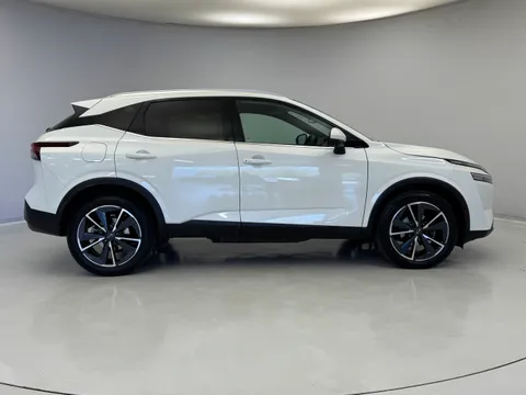 DU72YPV Nissan Qashqai 1.3 DiG-T MH 158 Tekna 5dr Xtronic Thumbnail #10