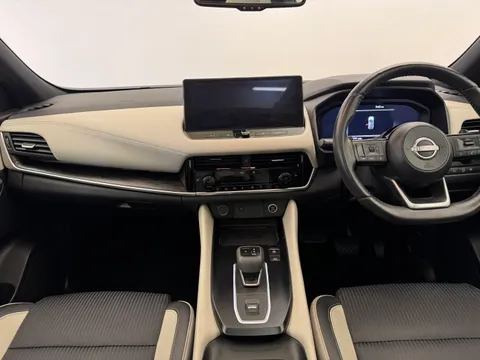 DU72YPV Nissan Qashqai 1.3 DiG-T MH 158 Tekna 5dr Xtronic Thumbnail #3