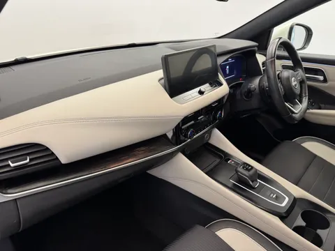 DU72YPV Nissan Qashqai 1.3 DiG-T MH 158 Tekna 5dr Xtronic Thumbnail #14