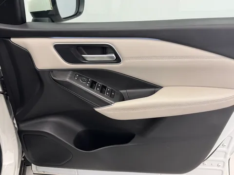 DU72YPV Nissan Qashqai 1.3 DiG-T MH 158 Tekna 5dr Xtronic Thumbnail #20