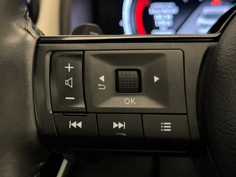 DU72YPV Nissan Qashqai 1.3 DiG-T MH 158 Tekna 5dr Xtronic Thumbnail #24