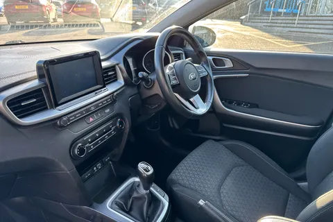 RE19SXP Kia Ceed 1.0T GDi ISG 2 NAV 5dr Thumbnail #3