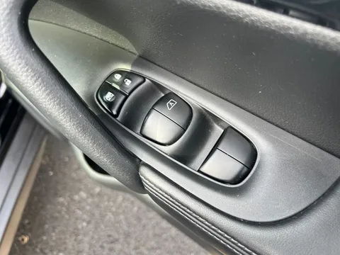 LN70UMX Nissan X-Trail 1.7 dCi N-Tec 5dr 4WD [7 Seat] Thumbnail #20