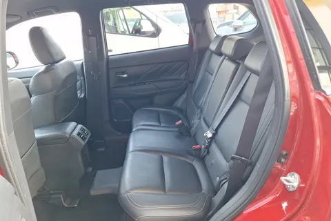 9 of 40 for MITSUBISHI OUTLANDER 2.4 PHEV 4hs 5dr Auto