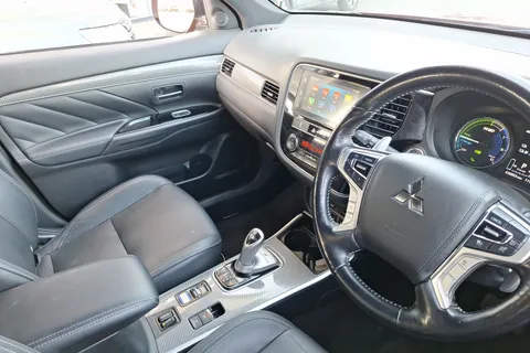 12 of 40 for MITSUBISHI OUTLANDER 2.4 PHEV 4hs 5dr Auto