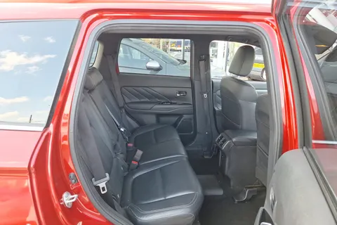 31 of 40 for MITSUBISHI OUTLANDER 2.4 PHEV 4hs 5dr Auto