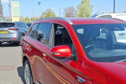 27 of 40 for MITSUBISHI OUTLANDER 2.4 PHEV 4hs 5dr Auto