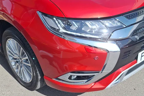 13 of 40 for MITSUBISHI OUTLANDER 2.4 PHEV 4hs 5dr Auto