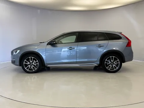 BA66FZW Volvo V60 D4 [190] Cross Country Lux Nav 5dr AWD Geartronic Thumbnail #2