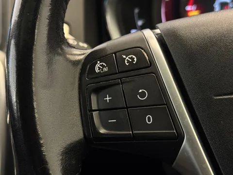 BA66FZW Volvo V60 D4 [190] Cross Country Lux Nav 5dr AWD Geartronic Thumbnail #25