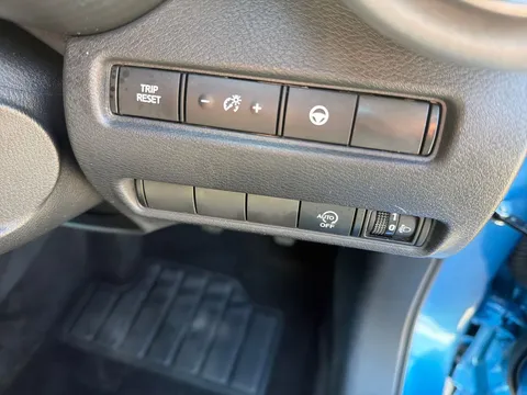 VE71YXF Nissan Juke 1.0 DiG-T 114 Tekna 5dr Thumbnail #23