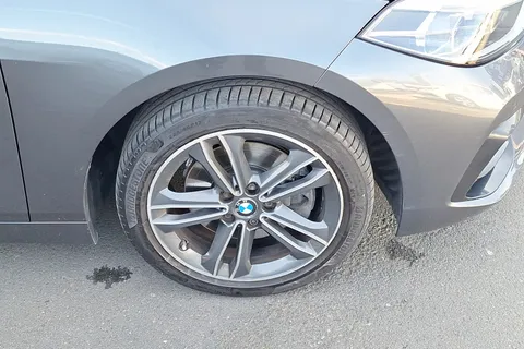 NK20JEU BMW 1 Series 118i Sport 5dr Thumbnail #5