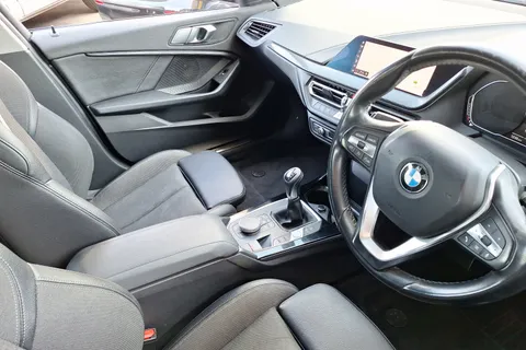 NK20JEU BMW 1 Series 118i Sport 5dr Thumbnail #13