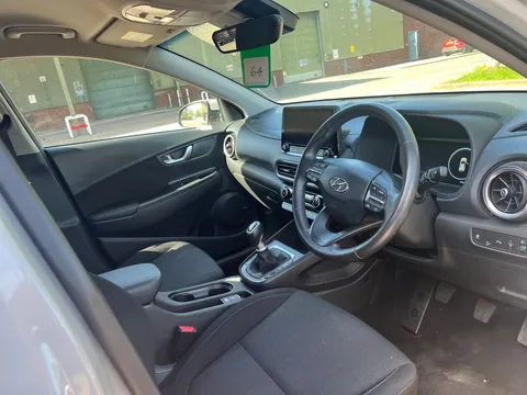FG22YRN Hyundai Kona 1.0 TGDi 48V MHEV Premium 5dr Thumbnail #15