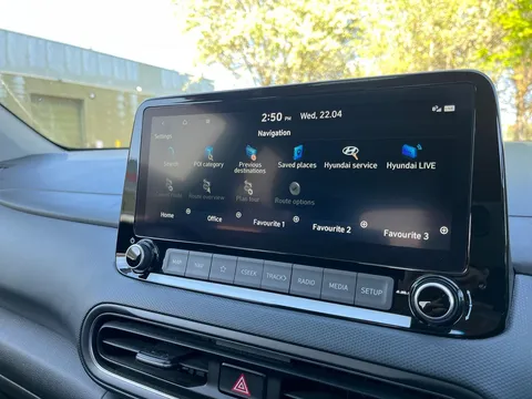FG22YRN Hyundai Kona 1.0 TGDi 48V MHEV Premium 5dr Thumbnail #25