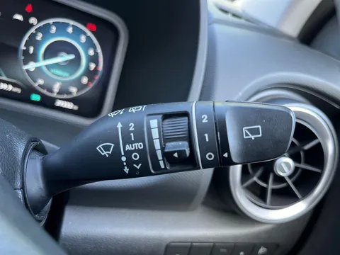 FG22YRN Hyundai Kona 1.0 TGDi 48V MHEV Premium 5dr Thumbnail #27
