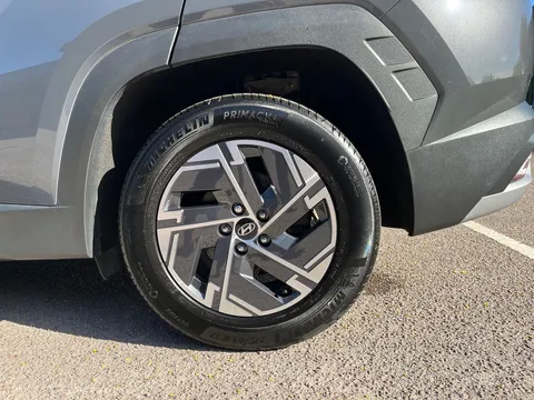 EN24RJY Hyundai Tucson 1.6T Plug-in Hybrid Premium 5dr 4WD Auto Thumbnail #6