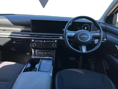 EN24RJY Hyundai Tucson 1.6T Plug-in Hybrid Premium 5dr 4WD Auto Thumbnail #12